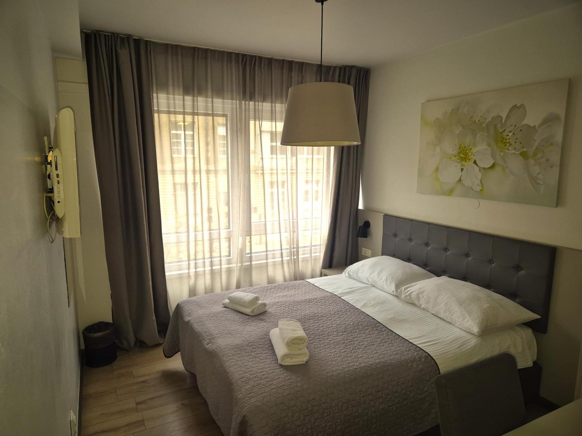 Garden Hotel Загреб Екстериор снимка