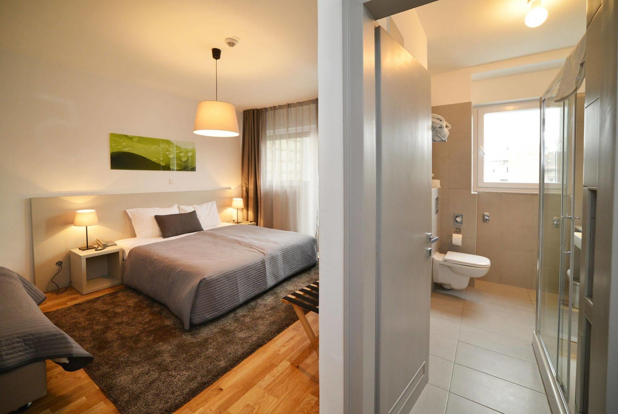 Garden Hotel Загреб Екстериор снимка