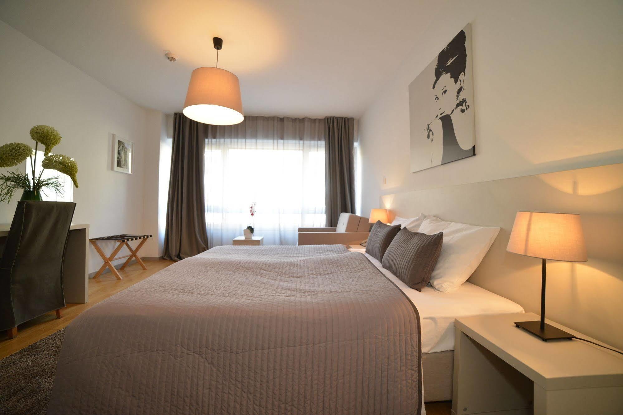 Garden Hotel Загреб Екстериор снимка