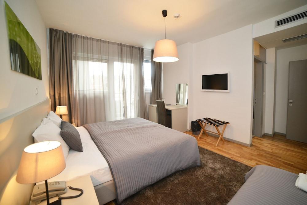 Garden Hotel Загреб Екстериор снимка