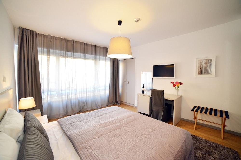 Garden Hotel Загреб Екстериор снимка