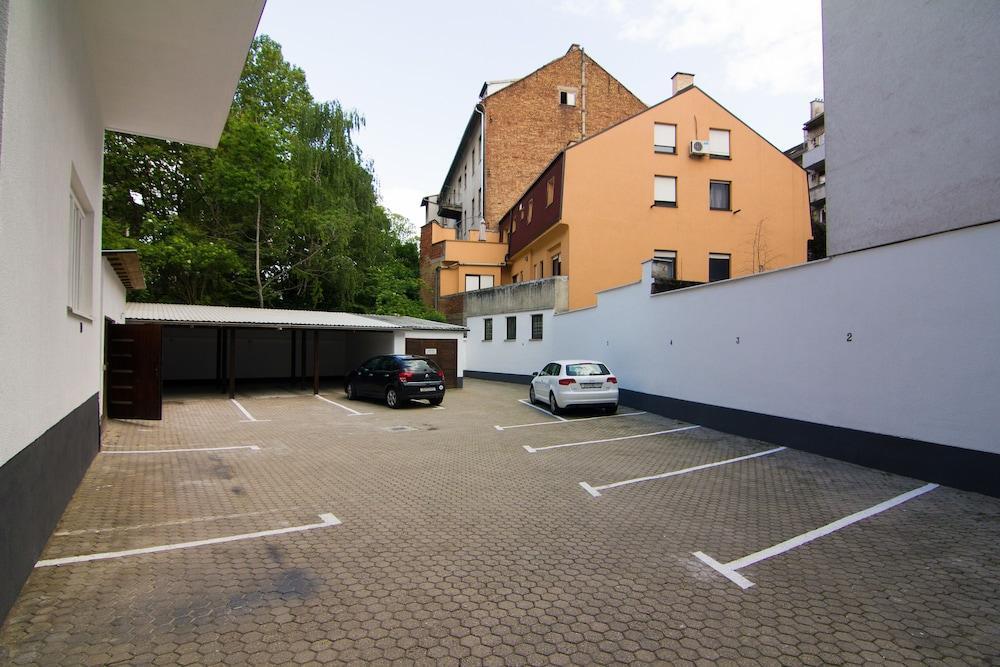 Garden Hotel Загреб Екстериор снимка